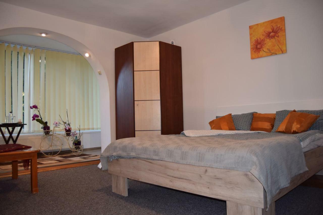 Central Appartment St'S Martin Church Braşov Exteriör bild