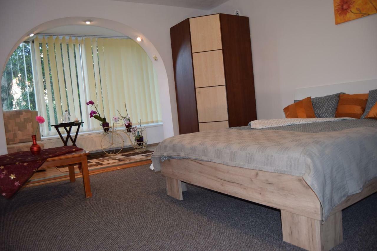 Central Appartment St'S Martin Church Braşov Exteriör bild